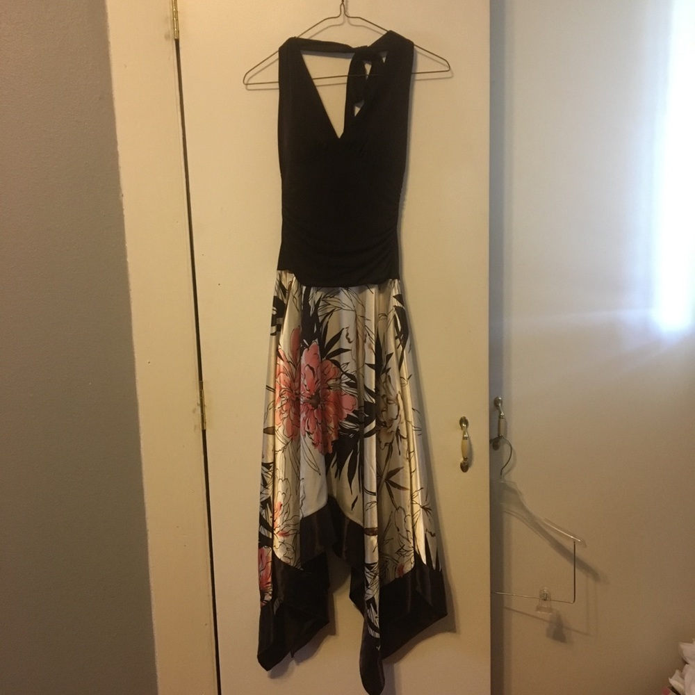 Beautiful floral and brown studio Y XS